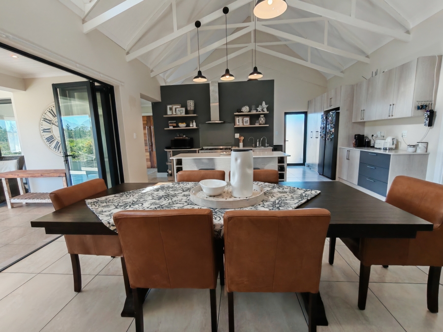 3 Bedroom Property for Sale in Kraaibosch Western Cape